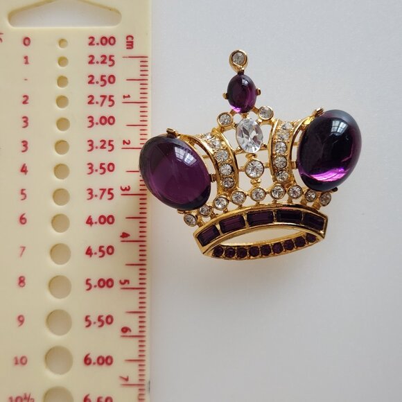 BUTLER AND WILSON 1996  SIGNED VINTAGE CROWN BROOCH - Picture 8 of 8